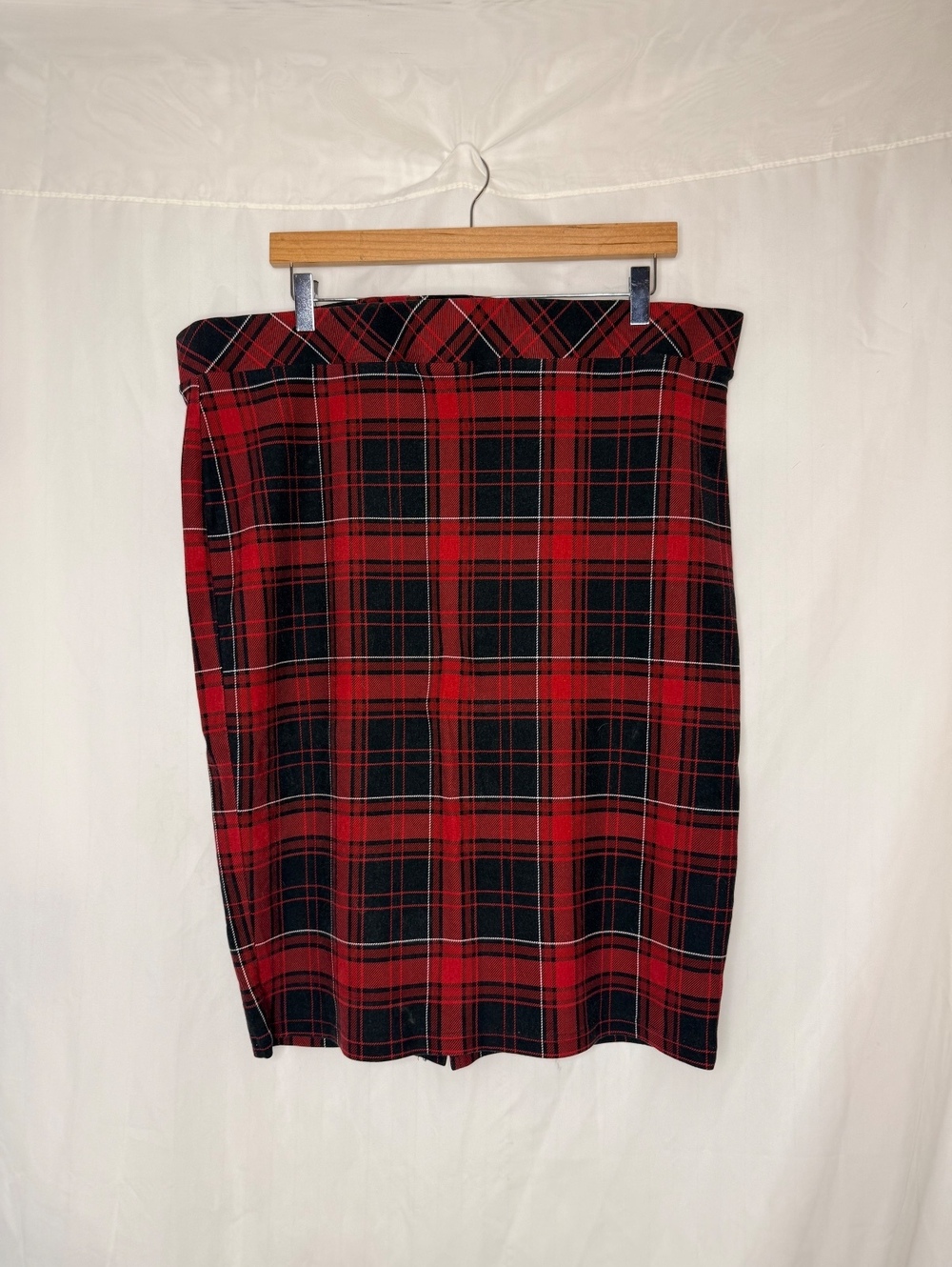 Torrid Red Black Plaid Stretch Pencil Skirt Rayon Nylon Spandex Blend